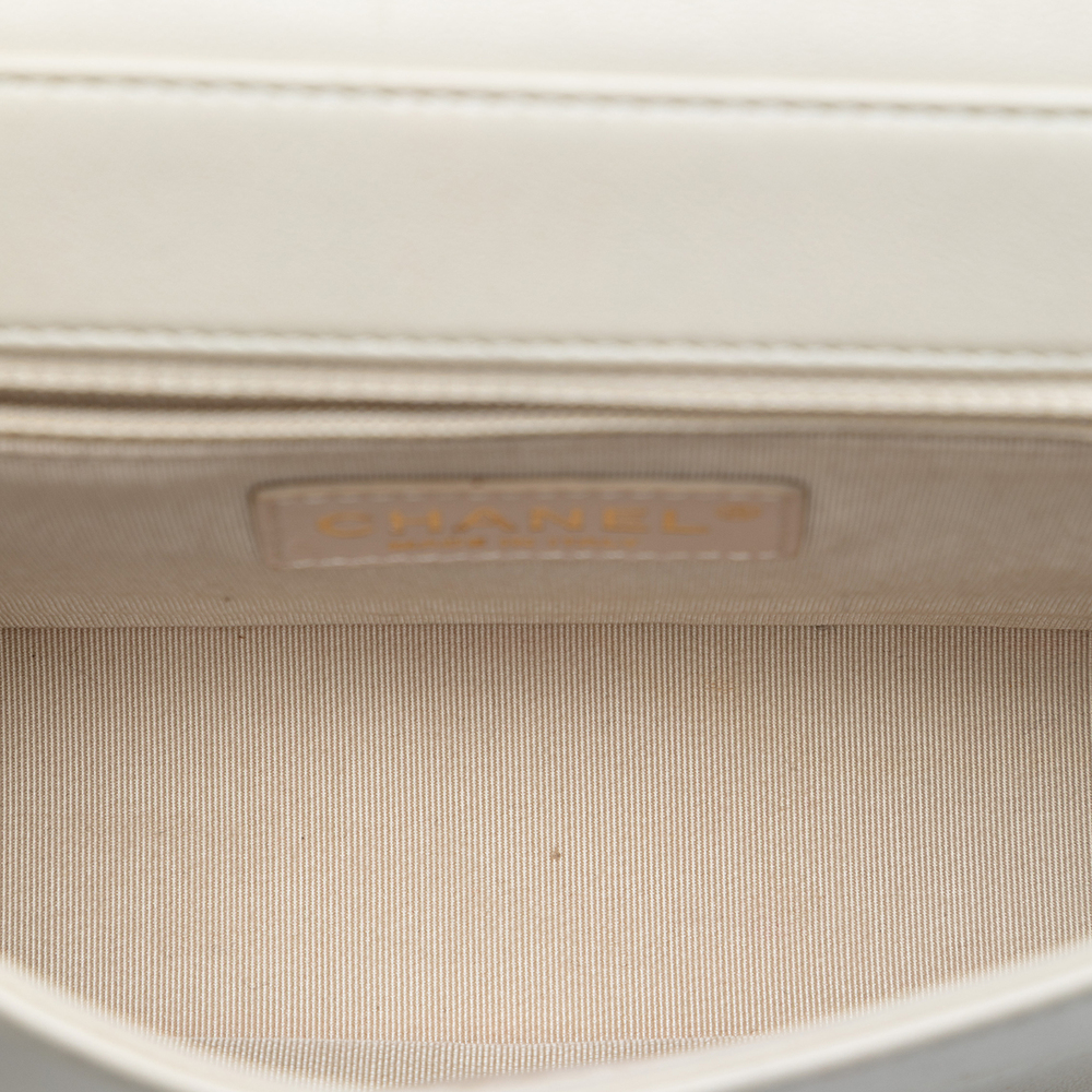 Pre-Loved Chanel Medium Chevron Sheepskin Mademoiselle Vintage Flap - Picture 4 of 7